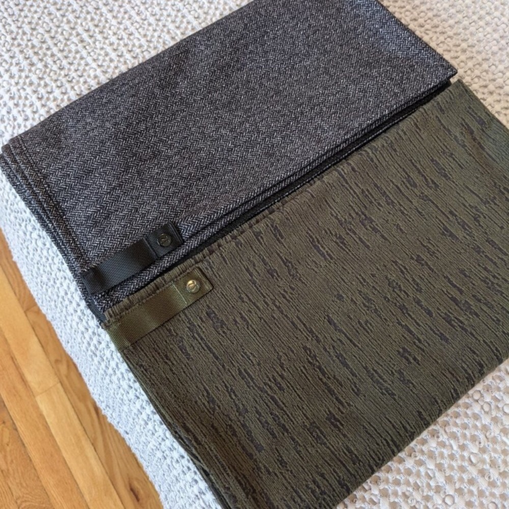 Lululemon vinyasa scarves
